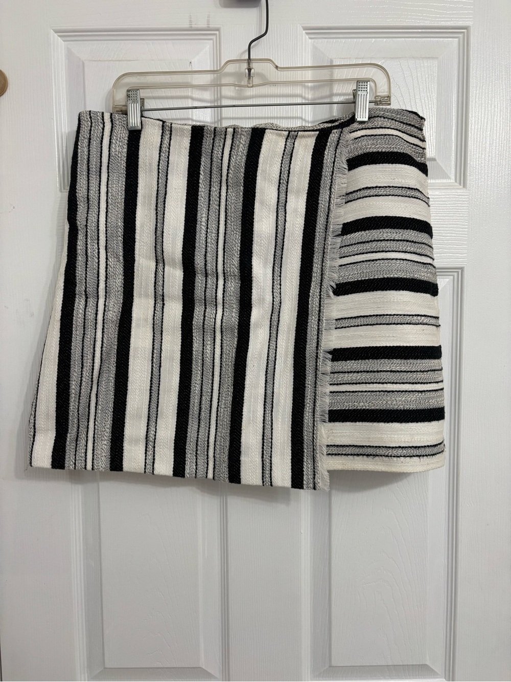 Willow & Thread Jacquard Textured Knit Striped Faux Wrap Mini Skirt – 14